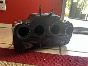 13700-49072 Airbox Suzuki Air Box Gs750 Gs850