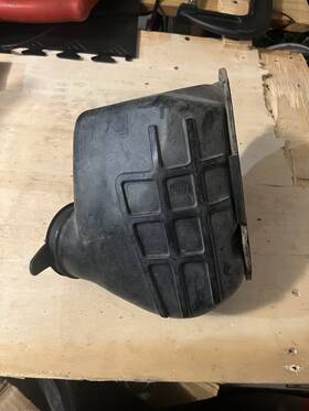 17253-ksr-j00 Airbox 2004 Honda Cr125 Oem Air Filter Housing Connecting Tube Boot Stock