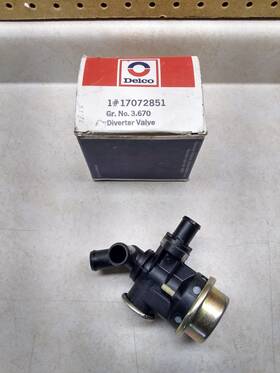 17072851 General Motors Vtg Nos Oem Gm Delco Diverter Valve # Sec. Air Inj. Sw. Made In Usa