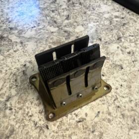 14111-kz4-j11 Honda 1999 Cr125r Oem Reeds And Cage