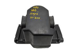 17205-mb4-000 Honda 1984 Magna V65 Air Cleaner Assembly