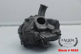 17230-mkc-a00 Honda 2018 Goldwing Gl1800b Airbox Air Intake Filter Housing Assembly #4033 17230-mkc-a00 Honda 2018 Goldwing Gl1800b Airbox Air Intake Filter Housing Assembly #4033