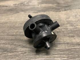 17300-mt4-710 Honda 1990-1993 Vfr750f Interceptor Oem Air Vent Control Valve
