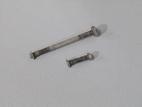 64308-gg2-000 Honda 2006 Crf450x Airbox Door Cover Pins May Fit Other Years