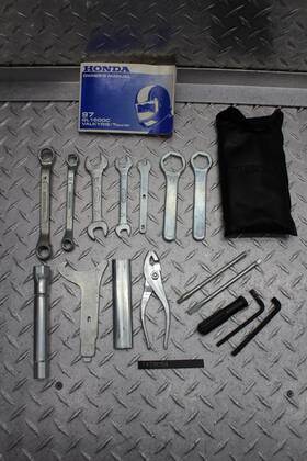 89010-mz0-000 Honda 1997 Valkyrie 1500 Gl1500ct Tour Tool Kit Set With Manual