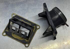13110-27c10 Suzuki 1990 89-91 Rm125 Rm 125 Carburetor Insulator Intake Pipe Joint Boot Reeds