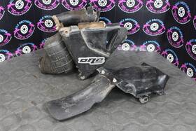 13700-28e00 Suzuki 1993 93-95 Rm250 Oem Air Cleaner Case Box Airbox Mudflap Rear Piece