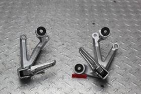 2199078 Suzuki 2000 Gsxr600 Passenger Footpegs