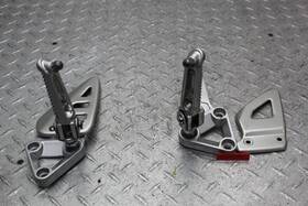 2199087 Suzuki 2000 Gsxr600 Driver Footpegs