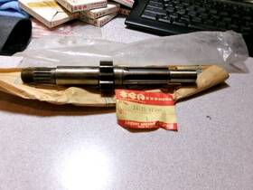 24121-41300 Suzuki 1975-78 Rm 100 125 Countershaft Nos Oem