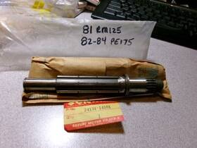 24131-14101 Suzuki 1981-84 Rm125 Pe175 Rm Pe 125 175 Driveshaft Nos Oem P/n