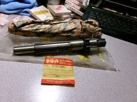 24131-18002 Suzuki 24131-18001 1969-74 T350 T250 T250ii Gt250 Driveshaft Nos Oem