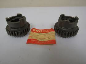 Suzuki 24331-19001 1971-73 F50 Mt50 3rd Gear Driven Nos Oem P/n 24331-19002