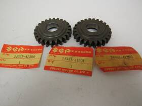 24331-41302 Suzuki 41101 Nos Rm100 Rm125 1976-80 3rd Gear Driven 24331- 41302 New Oem