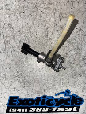 44300-17cvv Suzuki Gsx-r750 88-92 Gsx-r1100 89-92 Genuine Fuel Cock Assy