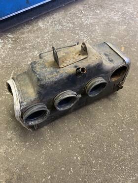Suzuki Uspt645383 Gs750 / Gs 750 1977-1979 Original Air Box Assembly Airbox