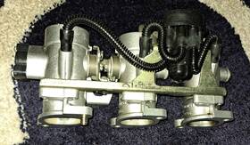 T1240699 Triumph 1999-2001 Daytona Or Sprint 955i Throttle Bodies Tps Stepper Hoses