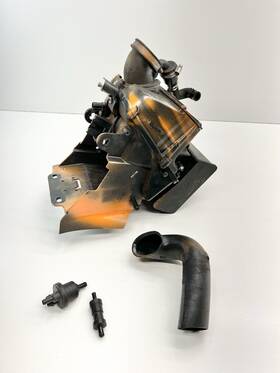 T2201063 Triumph 2016-2022 Street Twin 900 Air Box Intake Housing Single Throttle Read Ad