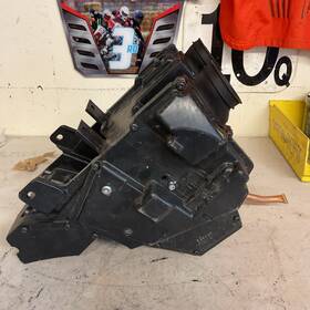T2208058 Triumph Bonneville Thruxton 900 Oem Airbox Air Cooled Intake
