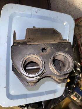 12r-14401-01-00 Yamaha 82 83 Xs-400 Seca Maxim Airbox Assembly