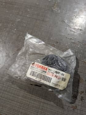 1fk-13597-00-00 Yamaha 1fk135970000 Nos Genuine Vmax 1200 Carburetor Intake Joint 85-07 All
