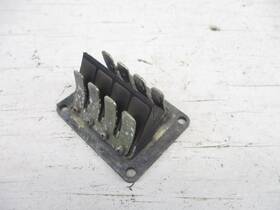 1m1-13610-10-00 Yamaha 78 Dt 250 Reed Cage 1978 1m1-13610-10-00 Yamaha 78 Dt 250 Reed Cage 1978