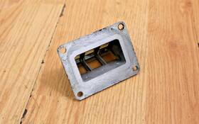 431-13610-01-00 Yamaha 1977 It250 Reed Valve Assembly With Boyesen Reeds