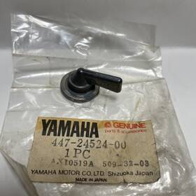 447-24524-00-00 Yamaha Nos Genuine Fuel Petcock Lever Dt125 Dt175 Mx175 Rt180 Ty250 Tx650 Xs500