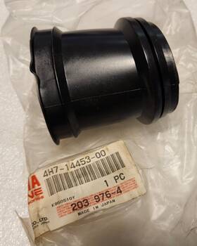 4h7-14453-00 Yamaha 80-84 Xj650 Air Cleaner Joint Intake - Nos