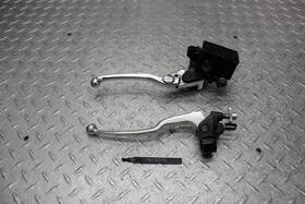 7813335 Yamaha 2006 Fz1 Brake Master Cylinder And Clutch Perch With Levers