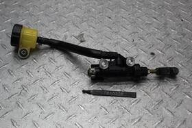 7813338 Yamaha 2006 Fz1 Rear Brembo Brake Master Cylinder